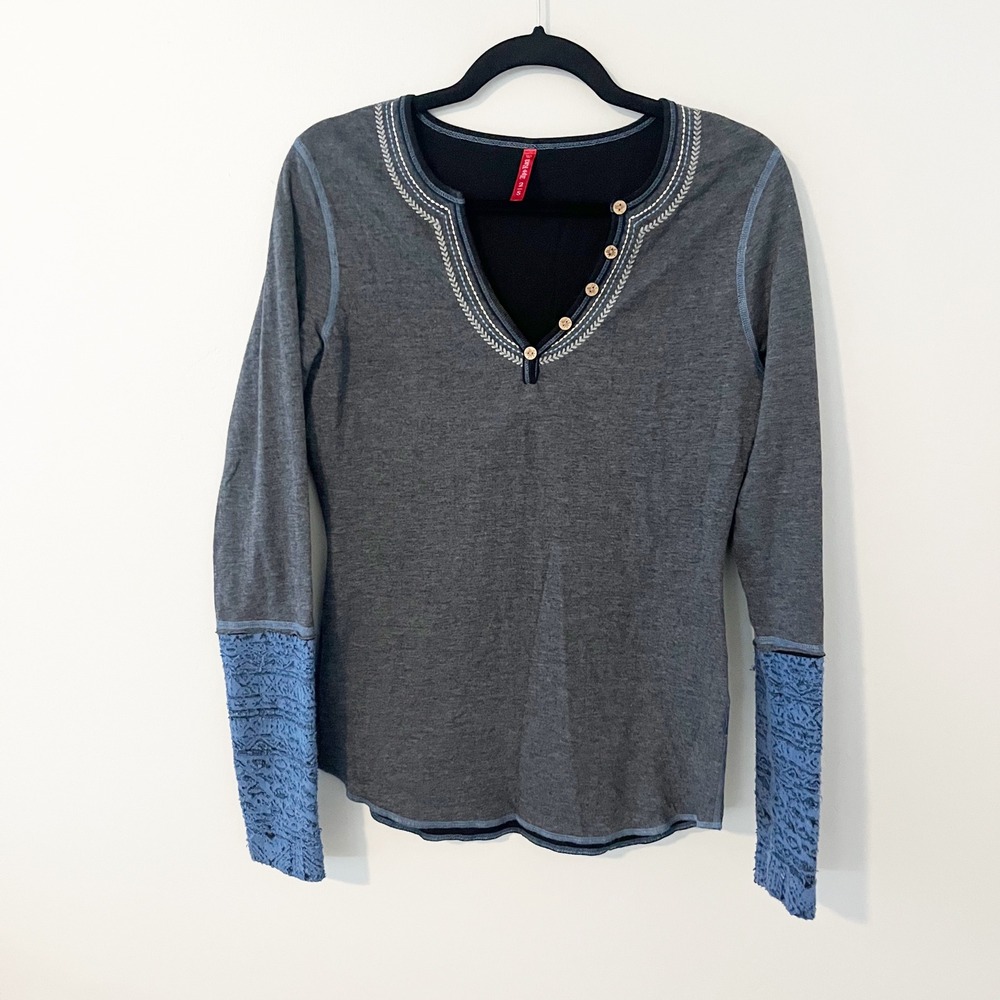 Alp-n-Rock Womens Long Sleeve retro Henley‎ Top Gray Blue Embroidered Size Small